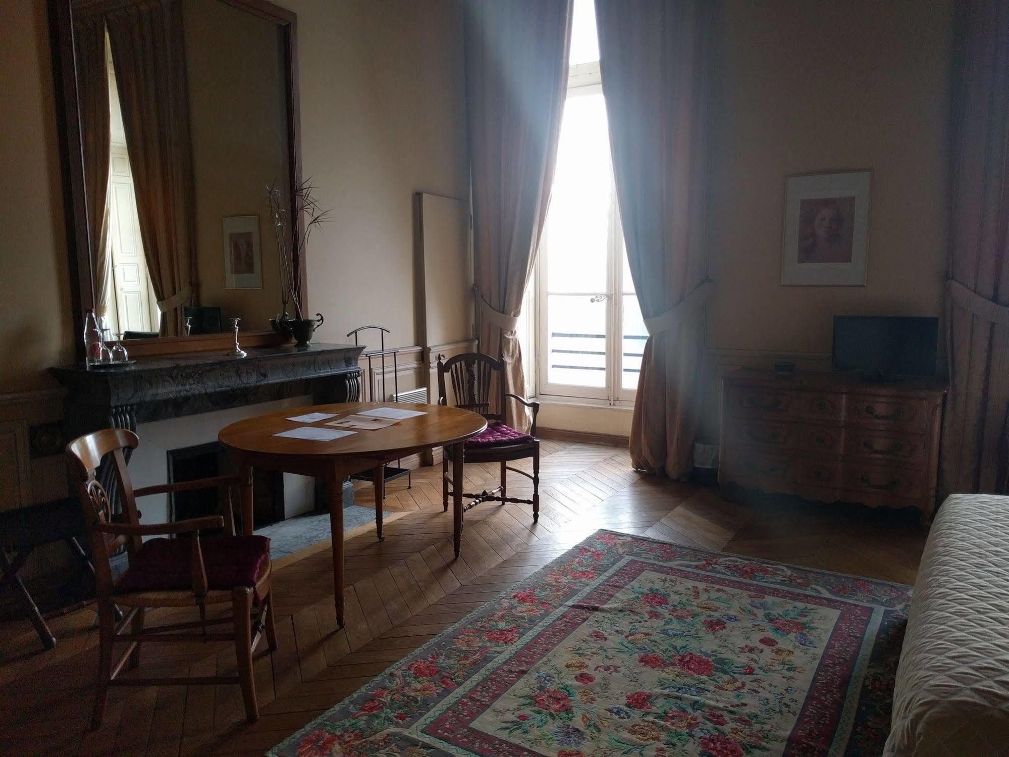 Chateau Du Marechal De Saxe Yerres Esterno foto